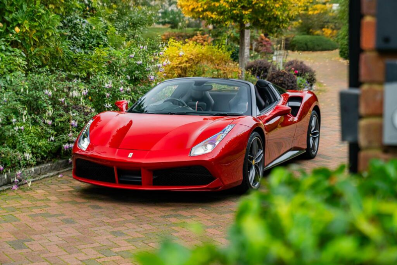Ferrari-488-Italia